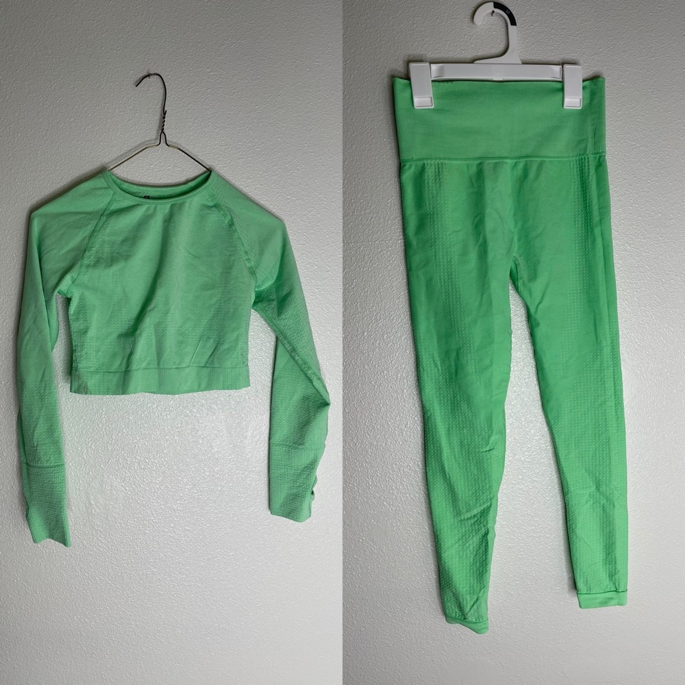 Never worn Mint green workout set